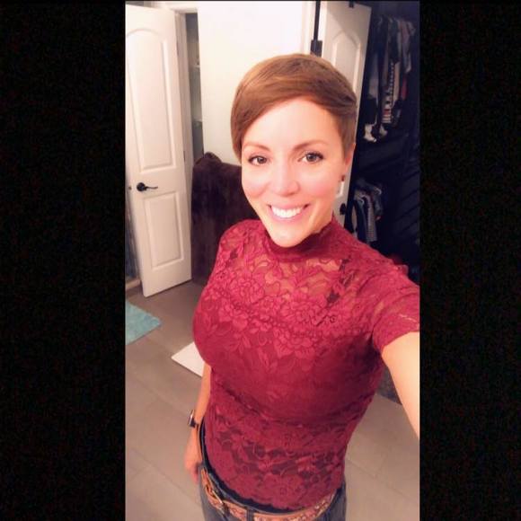 Meet your Posher, Olivia - Picture 1 of 1